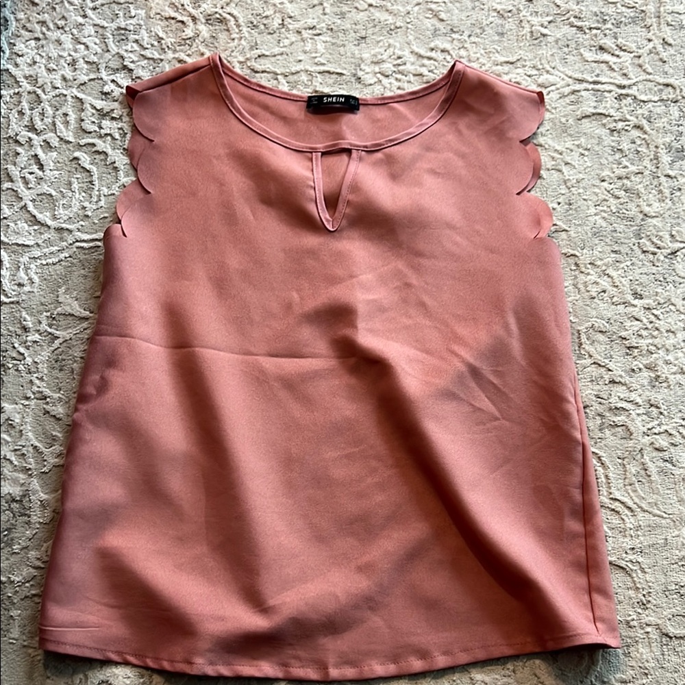 SHEIN Scalloped Edge Tank Top in Dusty Pink